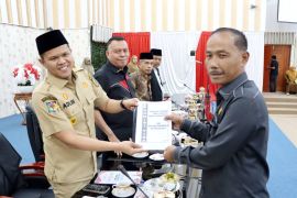 Anggota DPRD Sergai Jordan Sigalingging  bantah main game saat paripurna