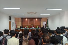 Demo Agustus 2025, mahasiswa Serang didakwa rusak dan bakar pos polisi