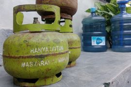 SatPol PP Lombok Timur sisir kandang ayam yang pakai elpiji bersubsidi