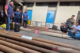 Polda gerebek! Tiga sumur minyak ilegal di Blora dibongkar