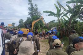 Satpol PP Banjar tertibkan 23 bangunan liar berkedok warung