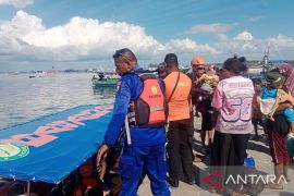 Tim SAR evakuasi 44 penumpang kapal kandas di Perairan Benjina