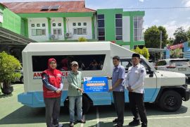 Vale perkuat layanan kesehatan Kolaka lewat bantuan Ambulans untuk PMI