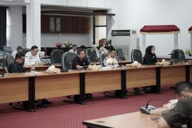 Komisi III DPRD HSS rapat bersama eksekutif bahas Raperda BMD