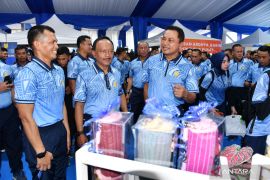 TNI AU berupaya bantu perekonomian warga lewat bazar murah