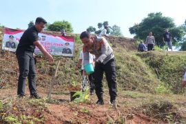 Polres Lebak tanam 1.000 pohon, wujudkan pelestarian alam