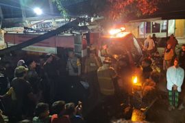 Rumah Warga Dilalap Api diduga konsleting listrik