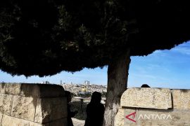 Pemukim Israel pasang pintu besi di Yerusalem, batasi warga Palestina