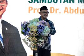 Mendikdasmen resmikan sekolah dan distribusikan 1.577 IFP di Sidoarjo