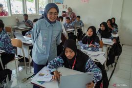 Komdigi pastikan jaringan internet Sekolah Rakyat