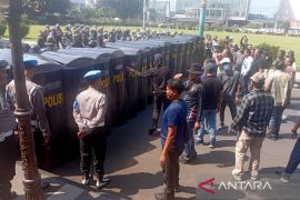 Polresta Banyumas meningkatkan kemampuan personel kawal aksi massa