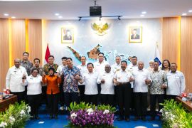 Gubernur sebut program rehabilitasi RTLH tingkatkan kualitas hidup warga Papua