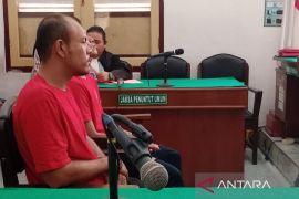 Empat pria didakwa berulang kali curi besi proyek Stadion Teladan Medan