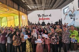 Seratusan warga prasejahtera di Situbondo terima modal usaha Rp3 juta