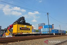 KAI meluncurkan KA Brumbung Cargo relasi Demak-Jakarta