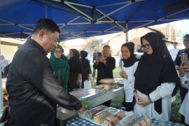 Pemkab Garut melatih 160 warga agar memiliki keahlian siap kerja