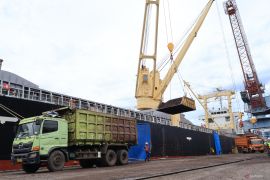 CPO masih komoditas unggulan ekspor lewat PTP nonpetikemas Padang