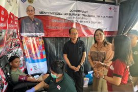 Pemkab Gianyar adakan donor darah sambut Hari Buruh