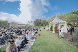 Bupati Badung Tekankan Kerukunan Saat Hadiri Shalat Id di Puspem Badung