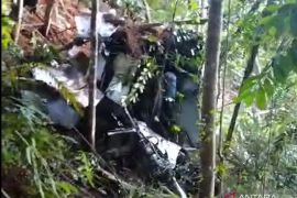 Heli Jatuh di Sekadau Kalbar, Pilot-Engineer dan 6 Penumpang Tewas