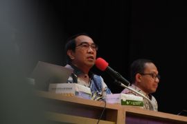 Rektor Universitas Hasanuddin ultimatum sanksi pemecatan bagi pengawas UTBK curang