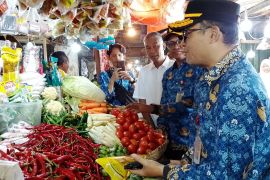 Bulog salurkan 15.000 liter Minyakita ke Pasar Rau Serang, stok aman