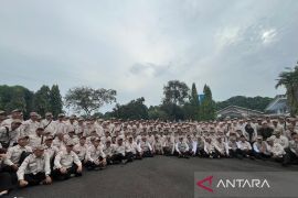 Wamenhaj ingatkan petugas tidak pamer saat berdinas di Tanah Suci