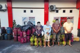 Polisi ungkap pengoplosan LPG subsidi di Bangka Tengah, empat orang diamankan