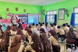 Honda Babel edukasi safety riding pelajar di Pangkalpinang untuk perkuat budaya #cari_aman