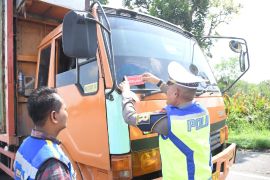 Truk ODOL di Sukabumi Terancam Sanksi 1 Tahun Penjara