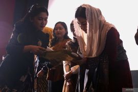 Peringati Hari Kartini, Novita Hardini luncurkan buku "Bising dan Hening"