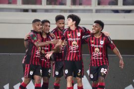 Persipura mantapkan posisi di puncak klasemen setelah atasi PSIS 3-1
