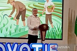 Minister encourages downstreaming and food research on campus