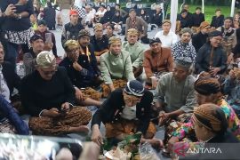 Rencana pemasangan Catra di Borobudur dalam pembahasan