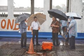 Komisi V DPR RI tinjau dermaga Feri Bardanadi- Siantan