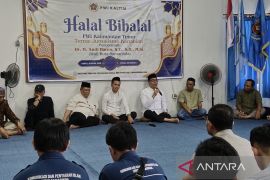 Walikota Samarinda edukasi jurnalis kenabian dalam halal bihalal PWI