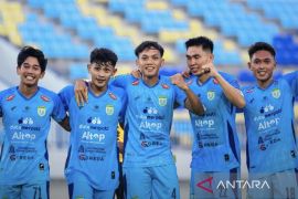 Bima Sakti persembahkan kemenangan 7-1 sebagai kado HUT ke-59 Persela