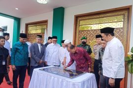 Gubernur Koster tandatangani prasasti tandai keberadaan gedung MUI Bali