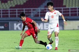 Pelatih Vietnam U-17 terkejut lihat strategi defensif Indonesia