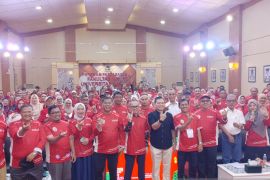 Alumni FH Unand "Kumpul bareng" dan selengggarakan Mubes