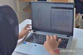 Siswa Sekolah Rakyat Blora dibekali laptop untuk pembelajaran digital