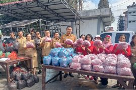 Saat harga cabai jatuh, ASN Karo pilih bertindak: Beli langsung dari petani