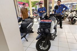 Diskominfosandi HSU operasikan motor listrik