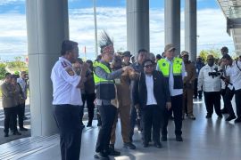 VP Gibran reviews Nabire airport, now able to accommodate Boeing