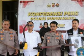 Polres Purwakarta amankan dua pelajar terlibat pembacokan saat tawuran