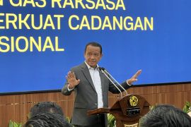 Bahlil: Penyesuaian harga BBM nonsubsidi tahap dua ikuti harga minyak