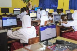Tes kemampuan akademik berbasis komputer di Ciamis