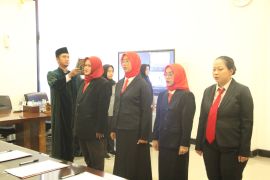 Kanwil Kementerian Hukum Jateng lantik empat notaris pengganti