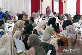 Disperin Tapin latih 80 peserta tingkatkan kualitas bordir