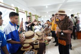 Gubernur NTT dorong sekolah jadi penggerak ekonomi